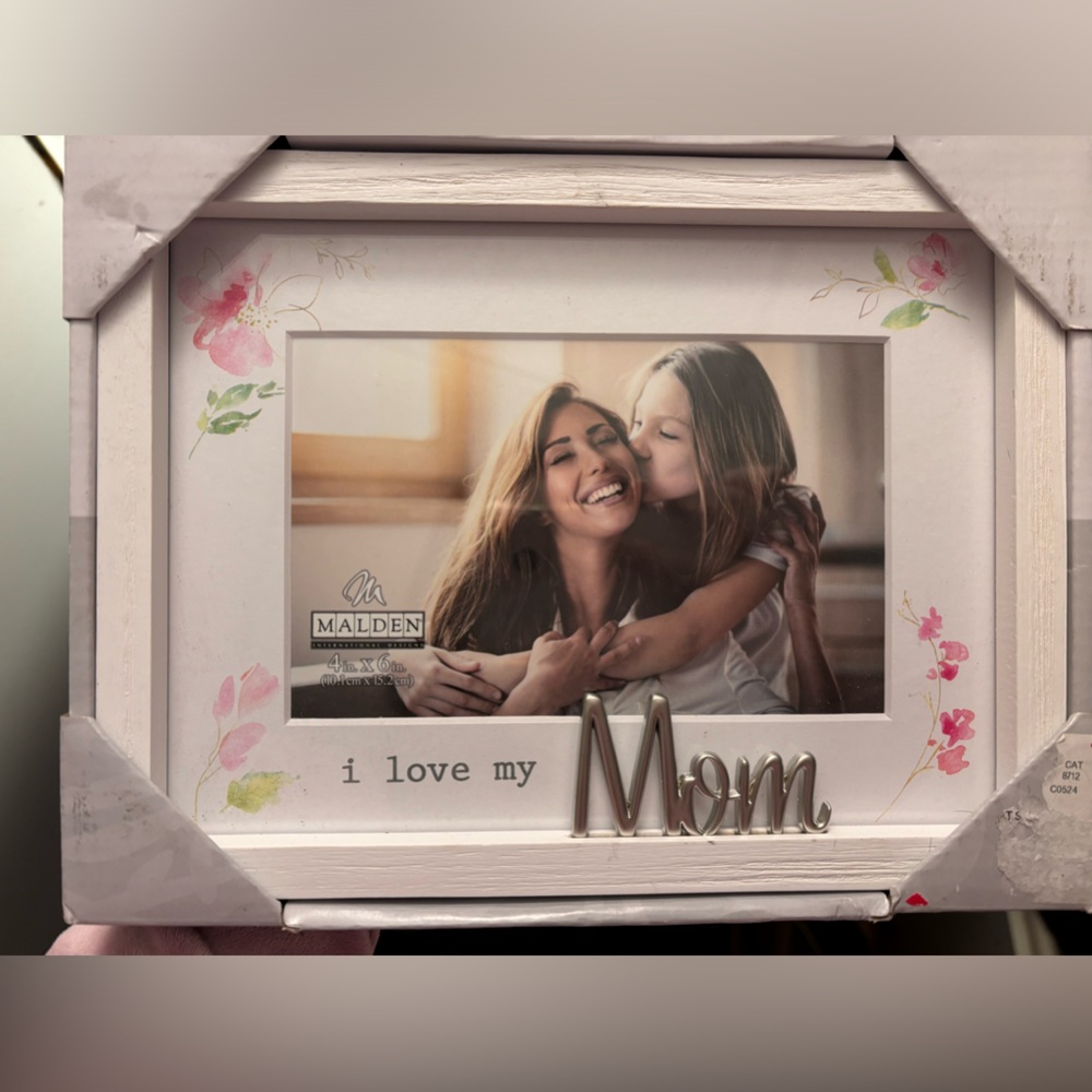 Brand new mom picture frame - Picture 3 of 5